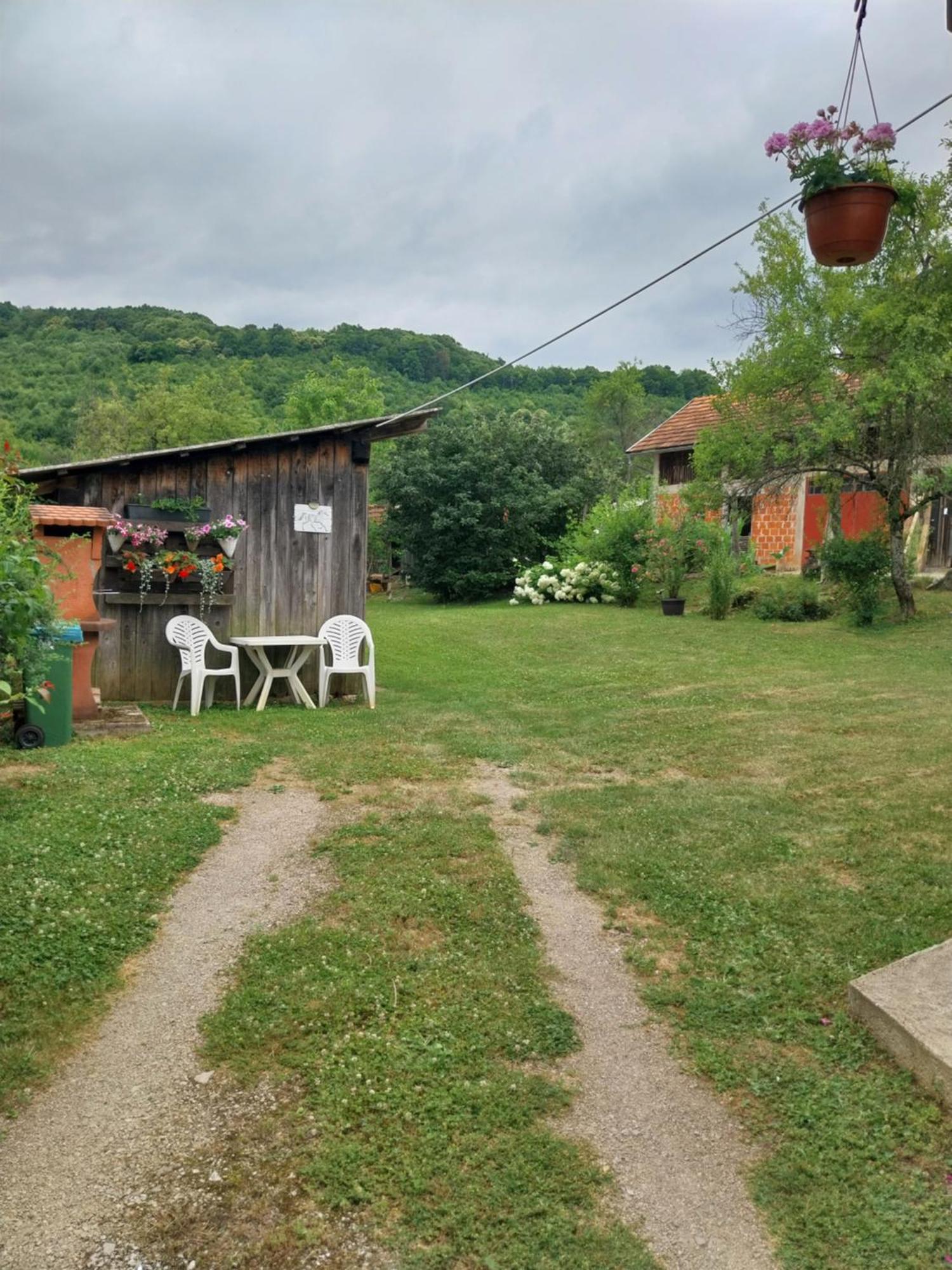 Guest House Happy Day Szluin Kültér fotó