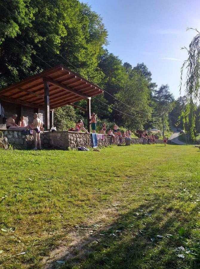 Guest House Happy Day Szluin Kültér fotó